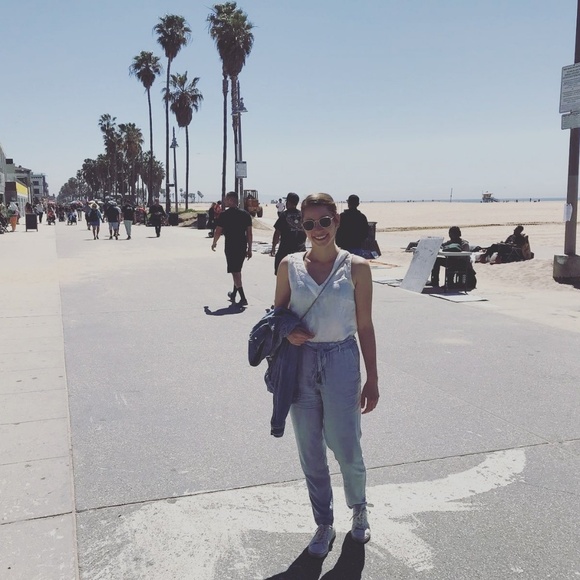 Hi I'm Christina! Welcome To My Closet! - Picture 6 of 8